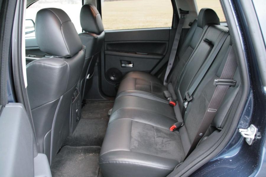  Jeep Grand Cherokee SRT8 2009 года  (фото 11 из 26)